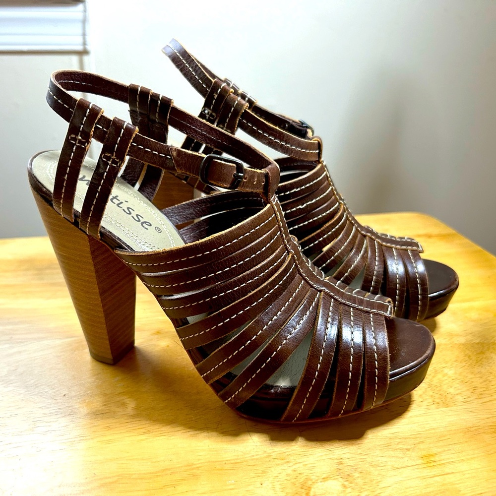 Brown Matisse sandal heels. Size 7.5.